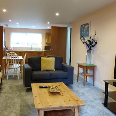 Meridian Bay Apartment Суонзи Екстериор снимка