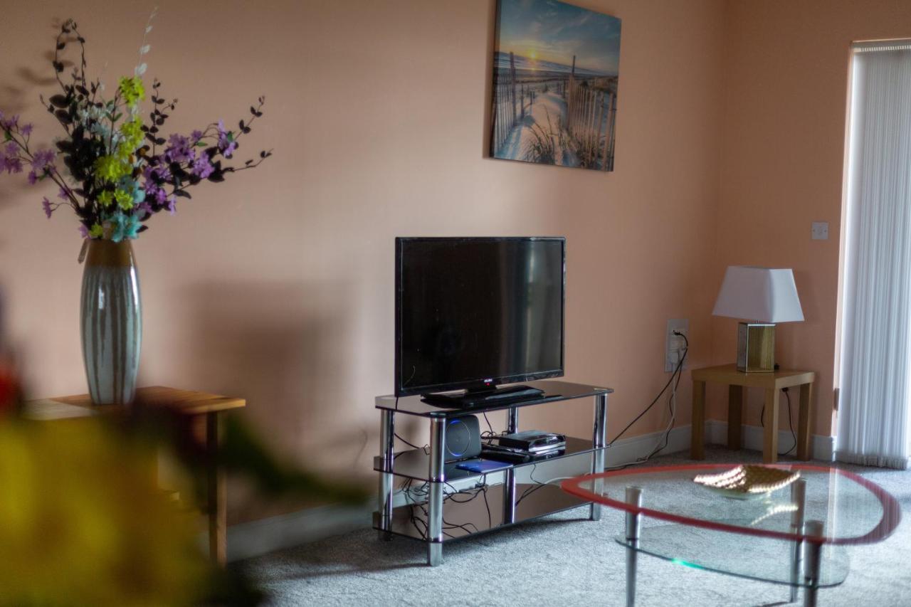 Meridian Bay Apartment Суонзи Екстериор снимка